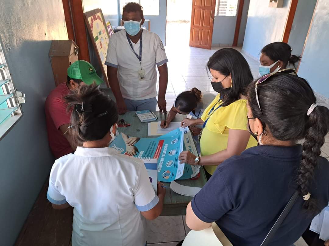 Personal de salud supervisa campaña de prevención de Viruela Símica